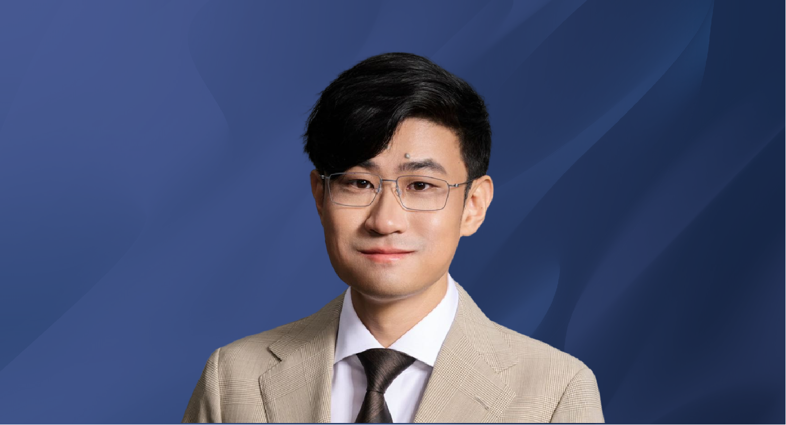 《律师怎么用AI高效办案？从法律研究到案件管理全流程使用指南》